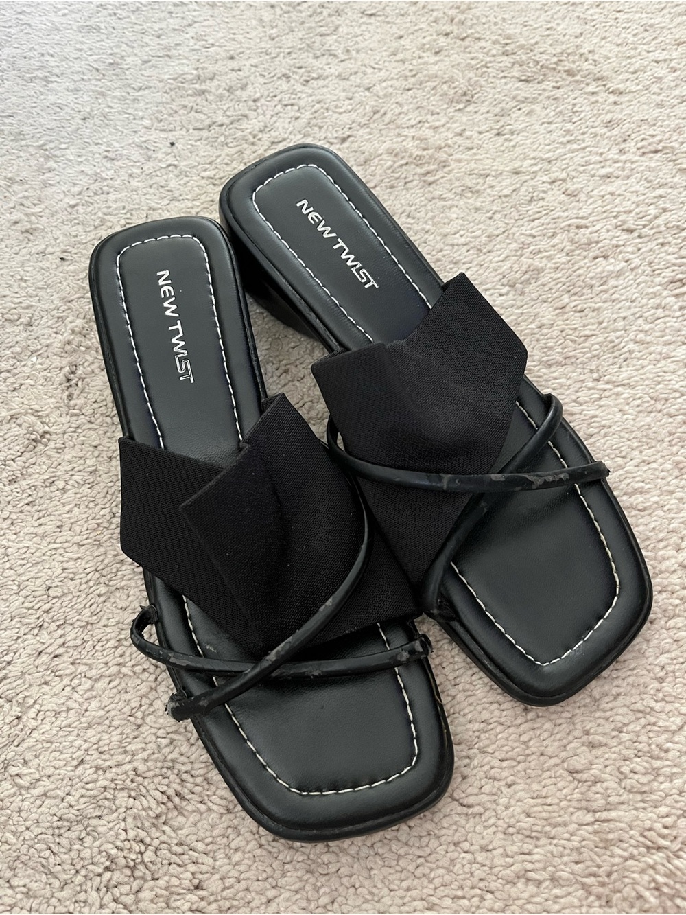 Vintage Women’s New Twist Sandals
